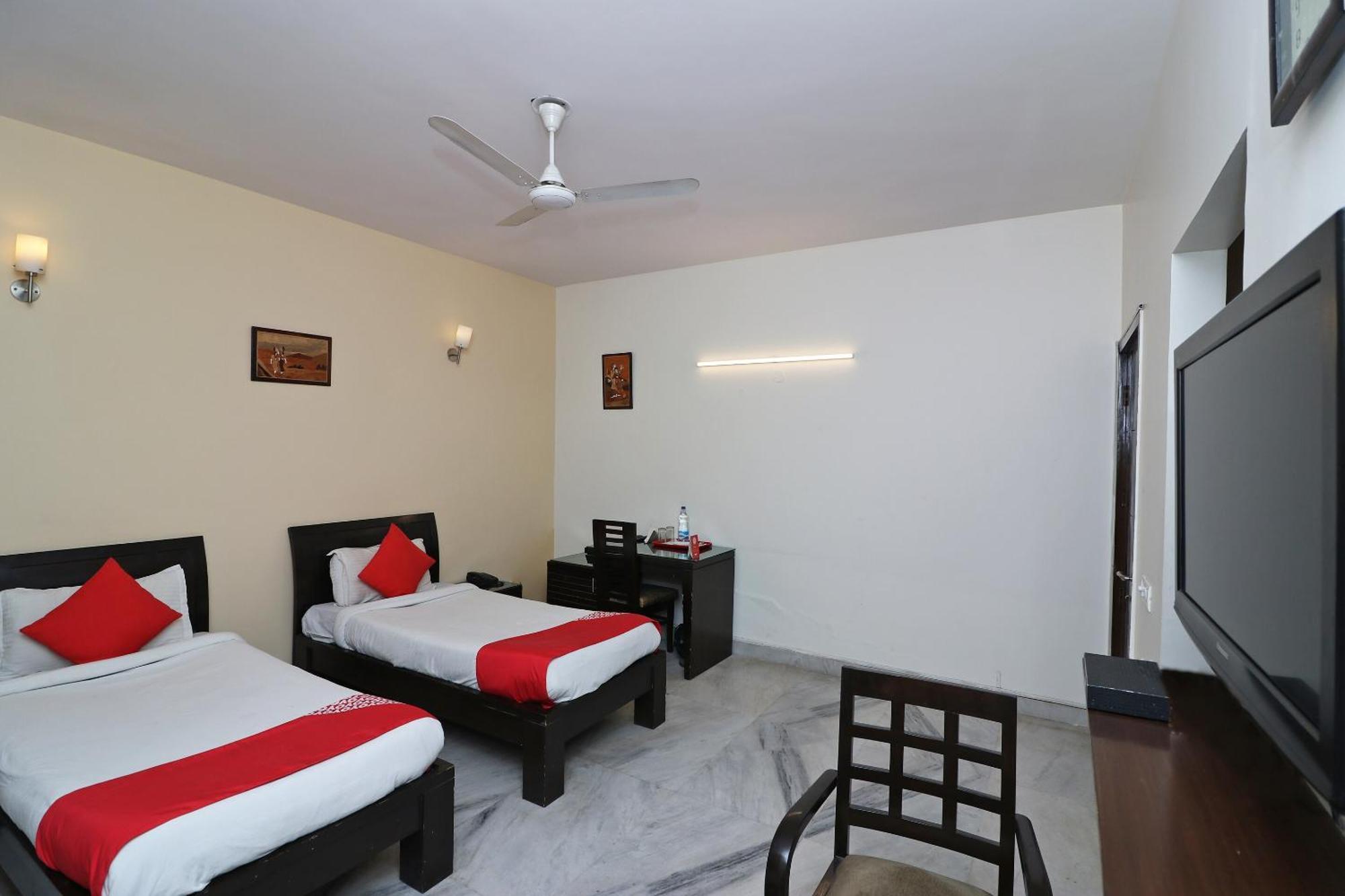 Hotel O Aravali Residency グルガウン エクステリア 写真